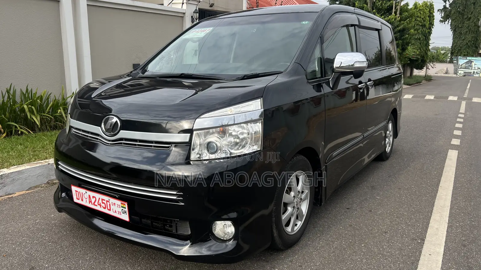 Toyota Voxy 2010 Black