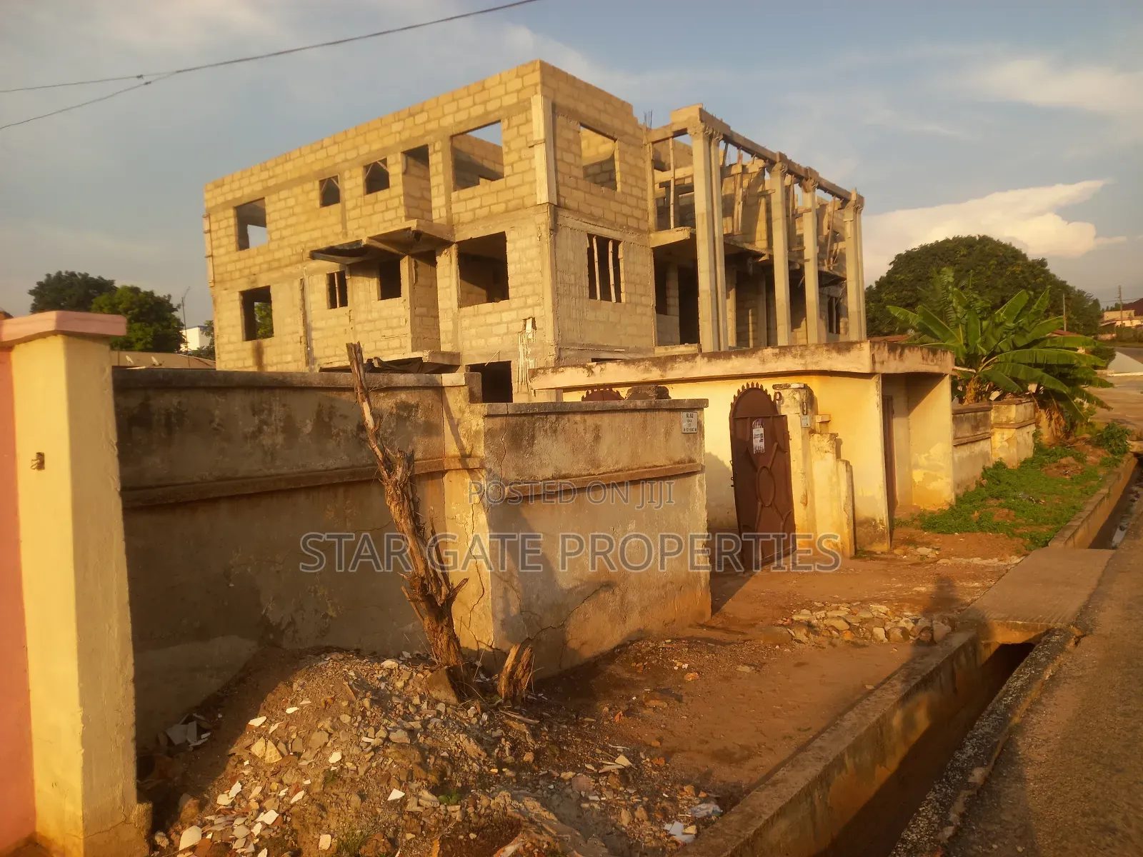 12 Bedrooms Apartment/ Flats for Sale at Pankrono