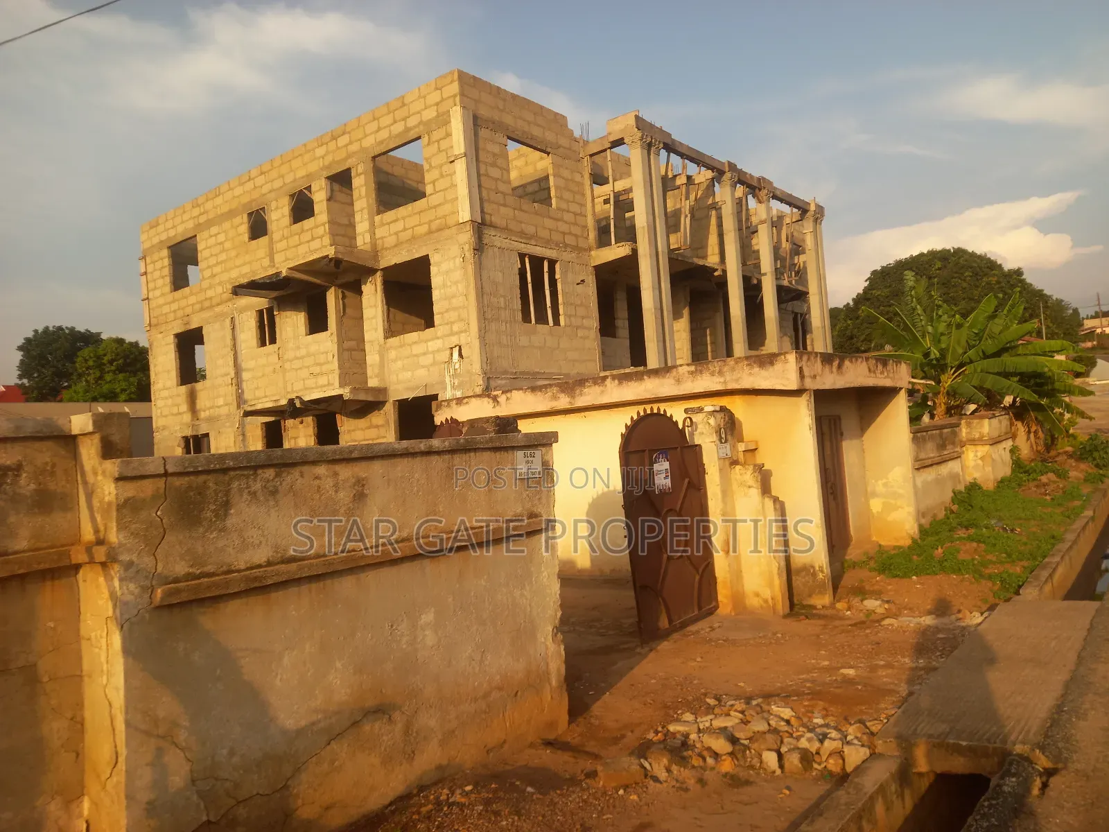 12 Bedrooms Apartment/ Flats for Sale at Pankrono