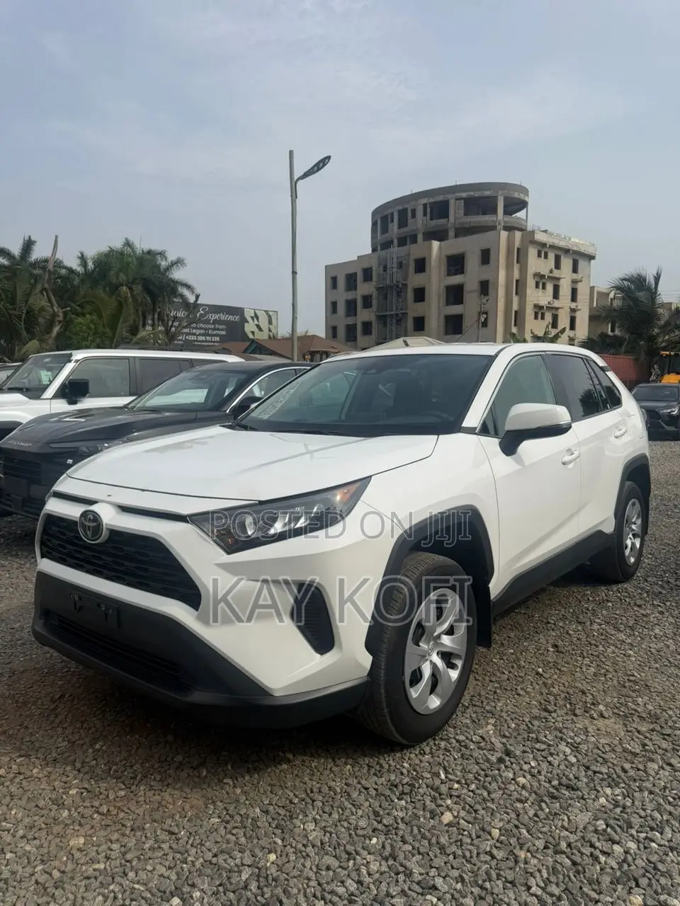 Toyota RAV4 LE AWD 2024 White