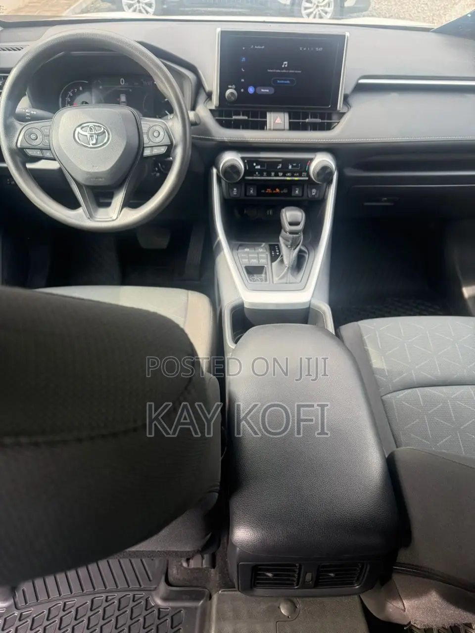 Toyota RAV4 LE AWD 2024 White
