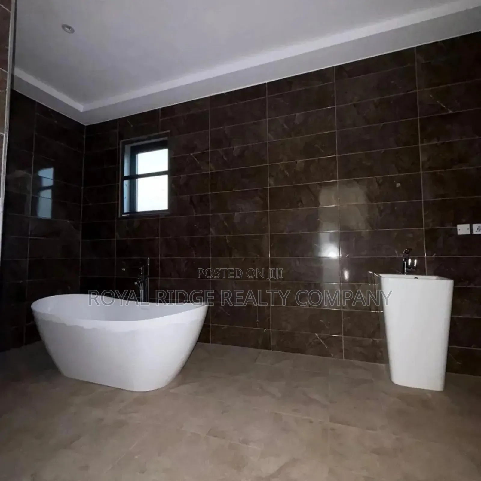 Furnished 4bdrm Duplex in Lakeside Estate, Accra Metropolitan for sale