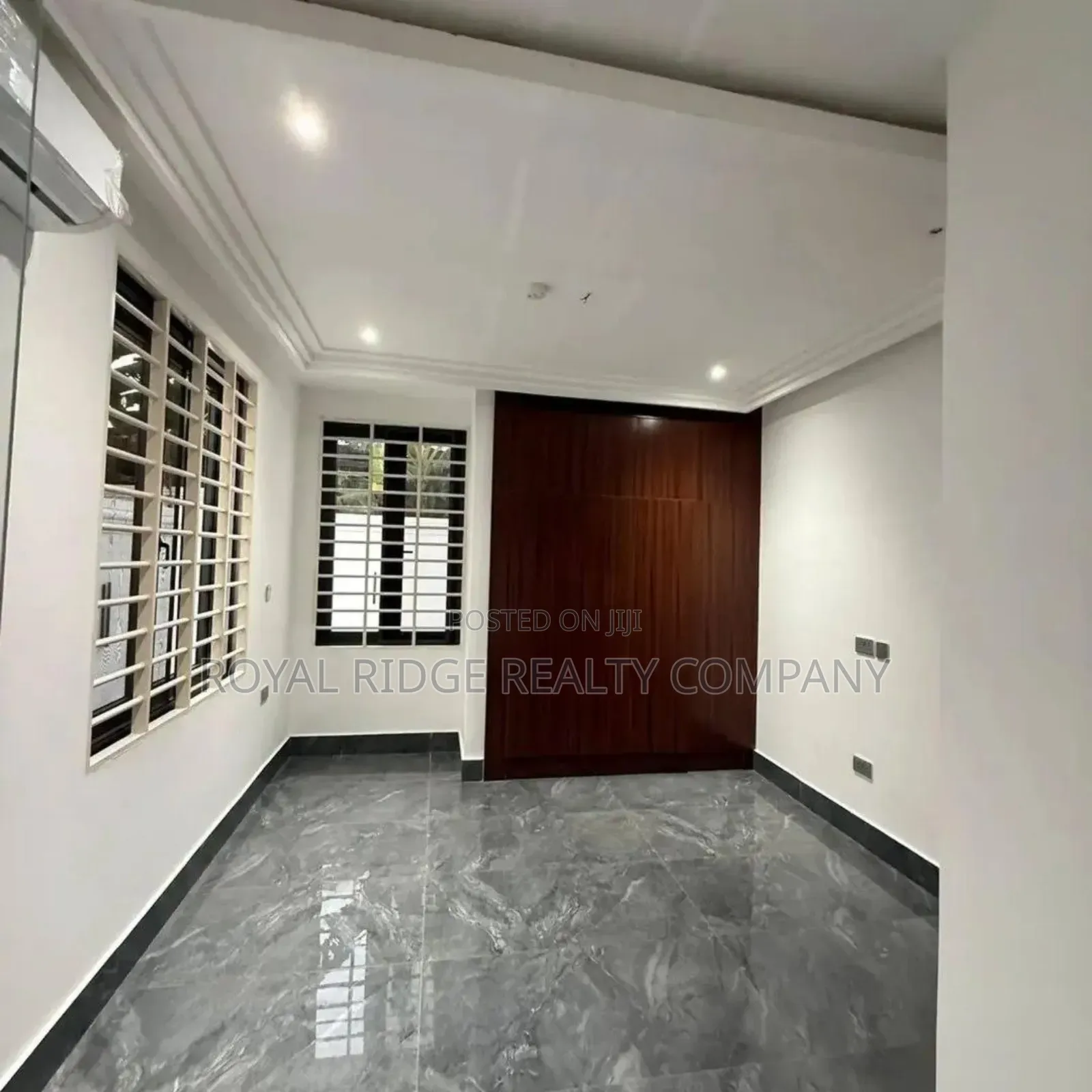 Furnished 4bdrm Duplex in Lakeside Estate, Accra Metropolitan for sale