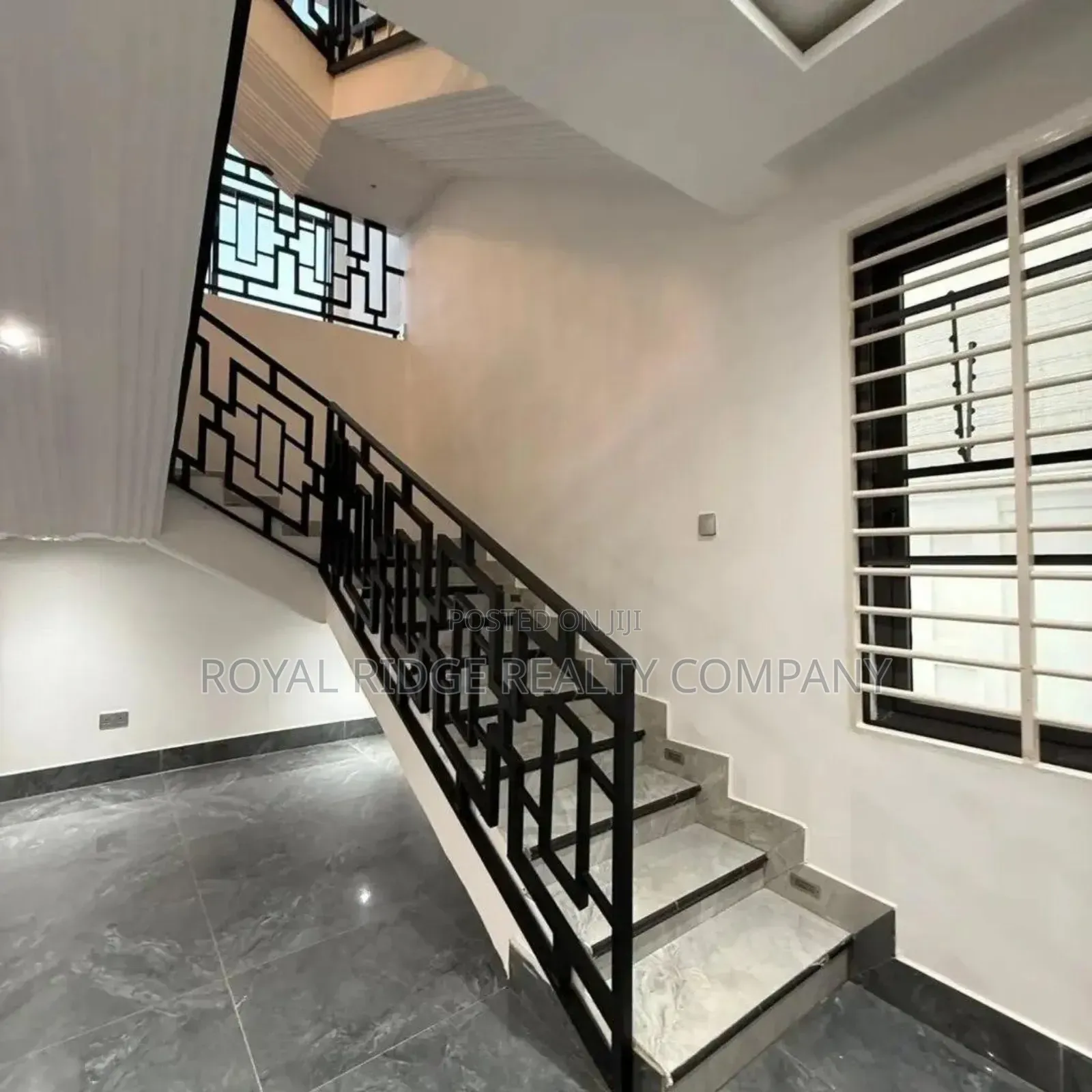 Furnished 4bdrm Duplex in Lakeside Estate, Accra Metropolitan for sale