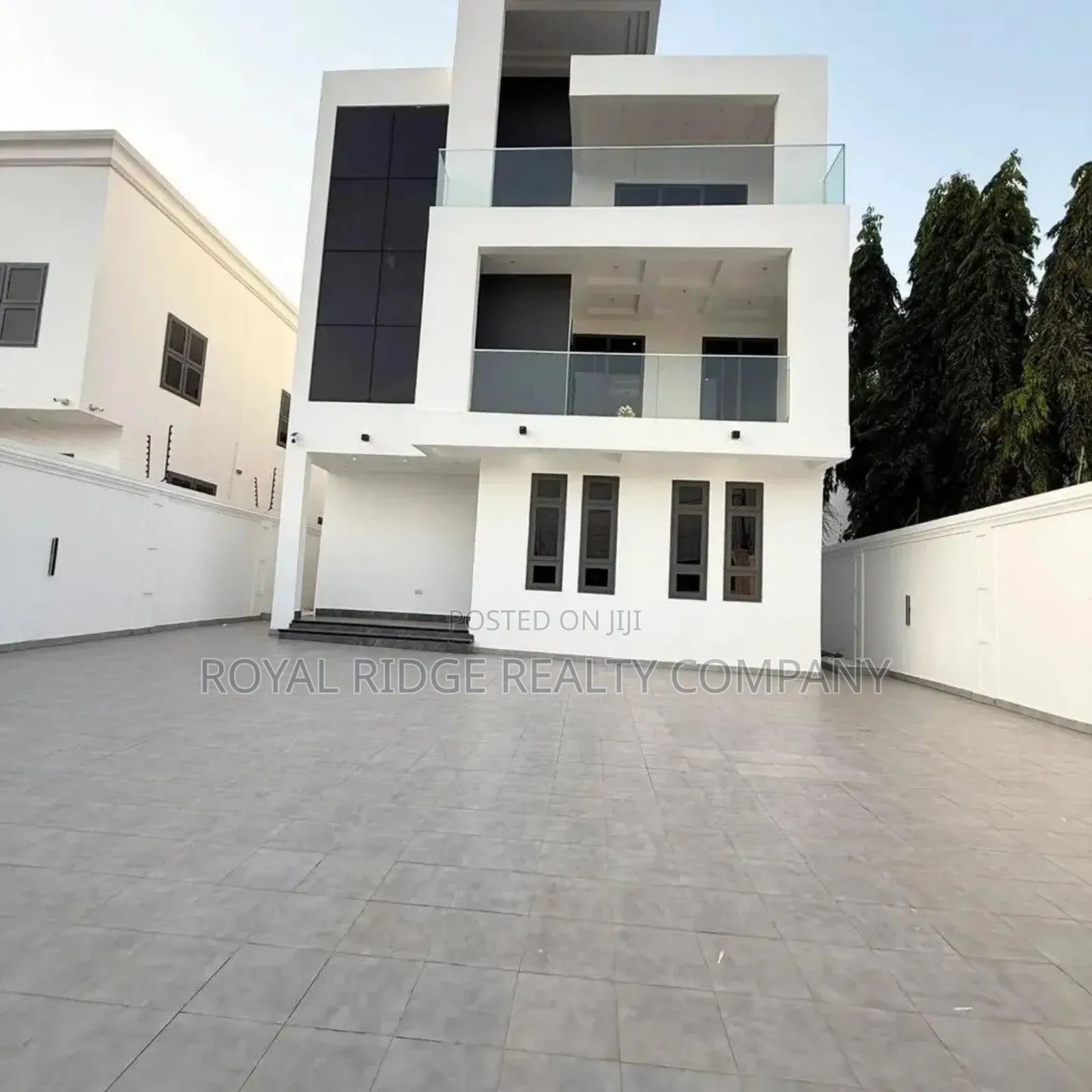 Furnished 4bdrm Duplex in Lakeside Estate, Accra Metropolitan for sale
