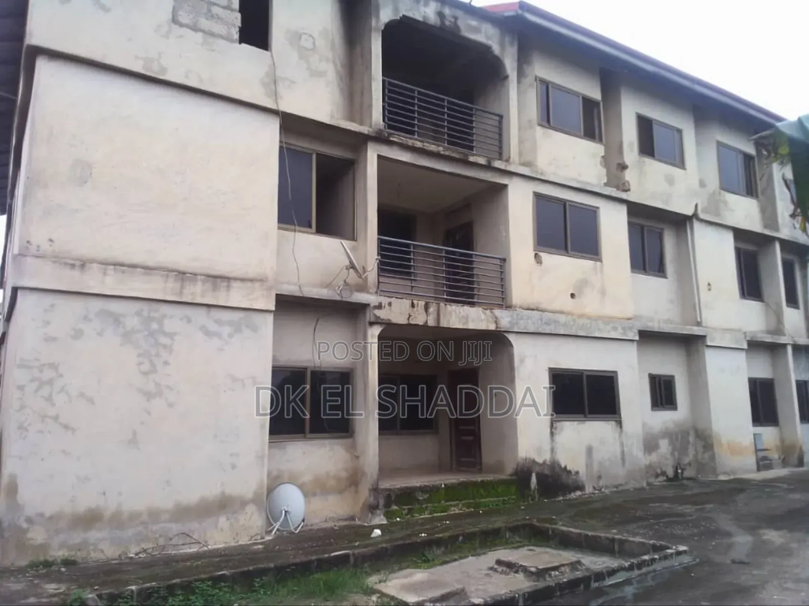 19 Bedrooms Mansion for Sale at Kumasi -Mampong