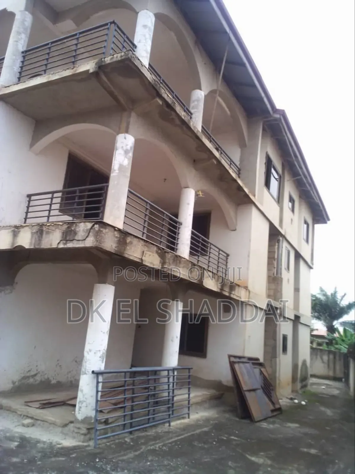 19 Bedrooms Mansion for Sale at Kumasi -Mampong