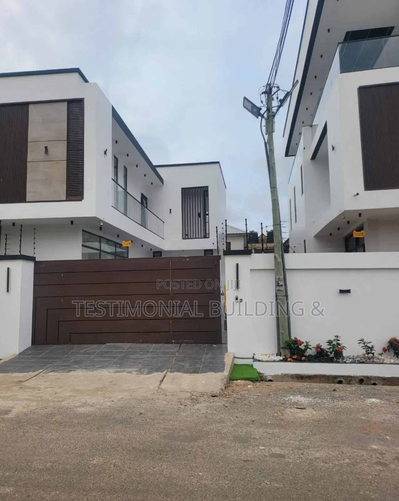 6bdrm House in Testimonial Building, Oyarifa for sale