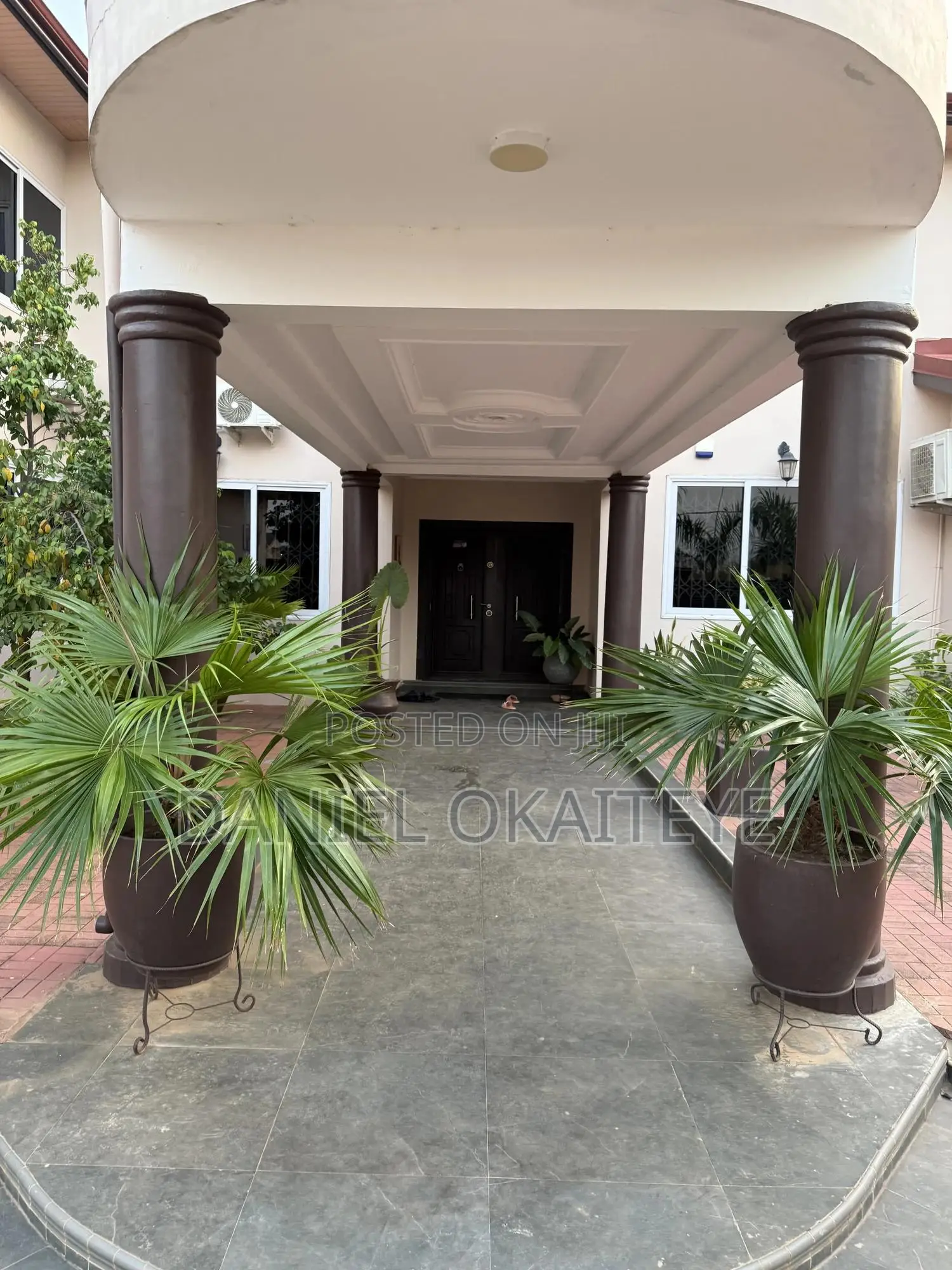 Furnished 5bdrm Mansion in Oyibi, Valley View Area for sale
