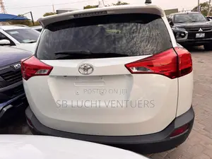 Toyota RAV4 2017 White