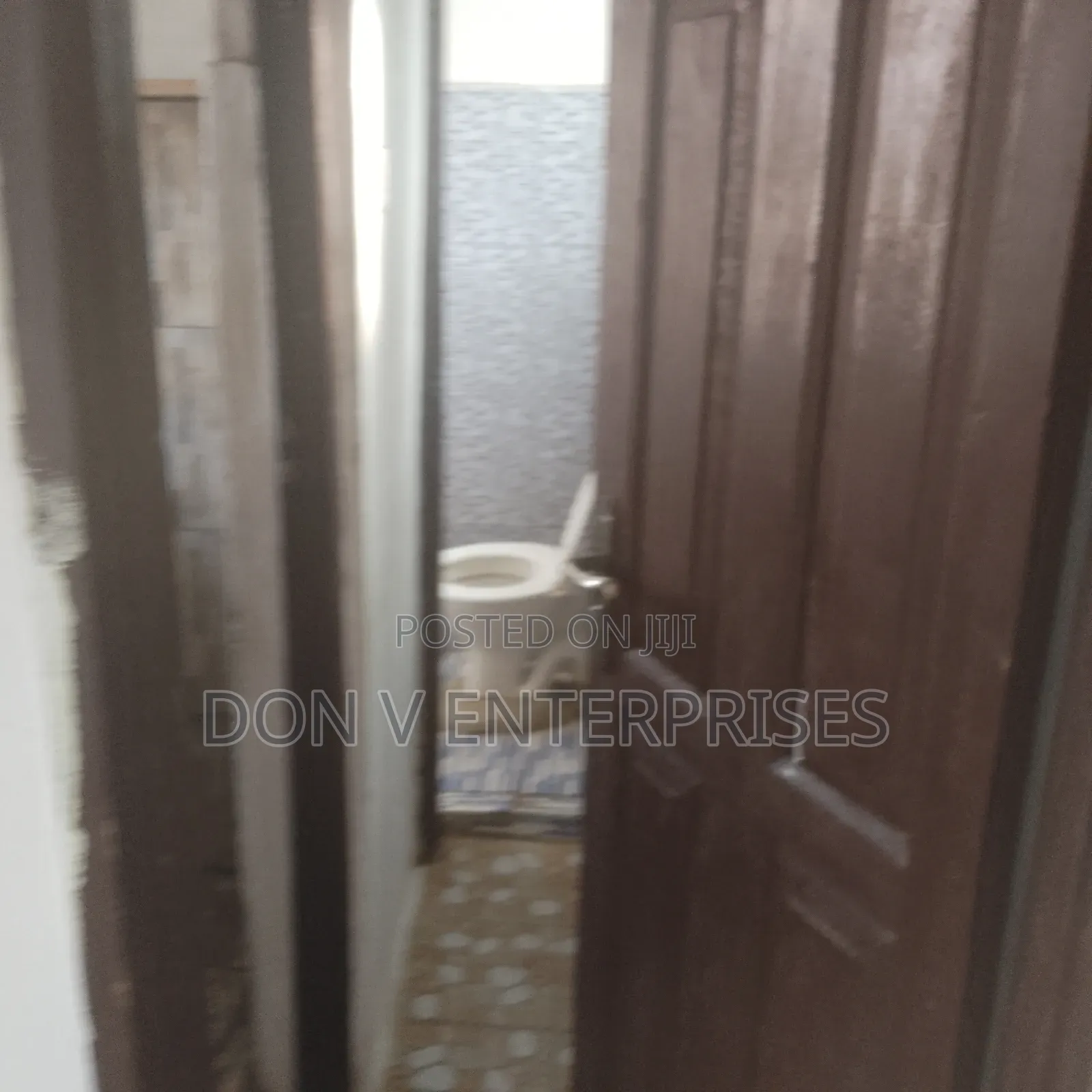 Mini Flat in Don V Enterprise, Ashomang Estate for rent