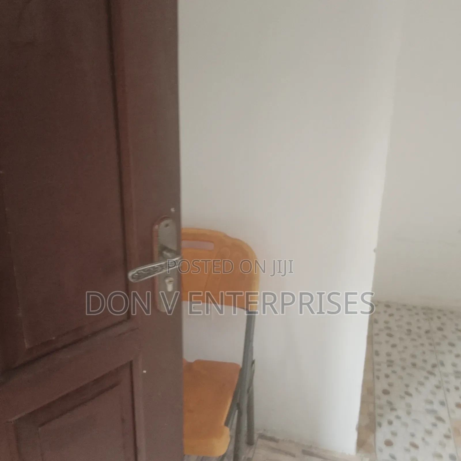 Mini Flat in Don V Enterprise, Ashomang Estate for rent