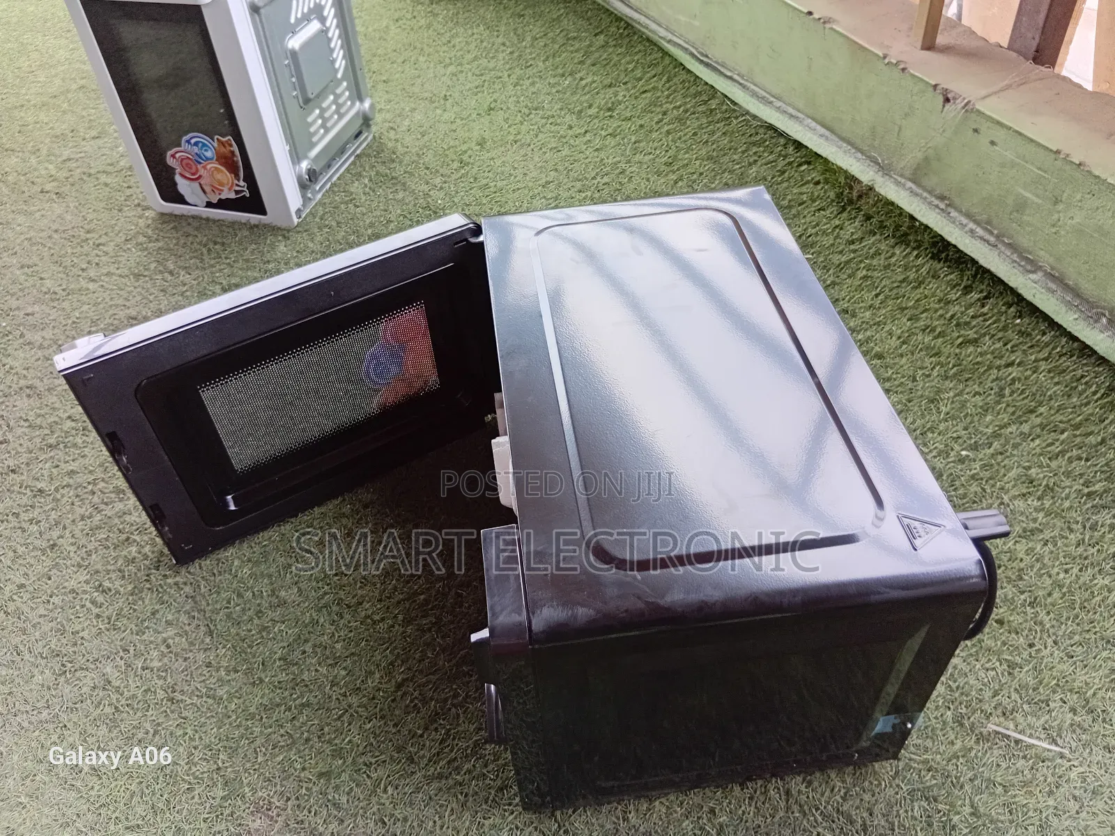 Icona 20l Modern Kitchen Microwave
