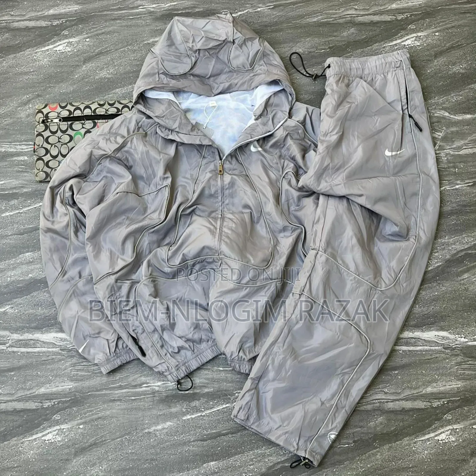 High Quality Zip Hoodie Top N Down Available in Stock
