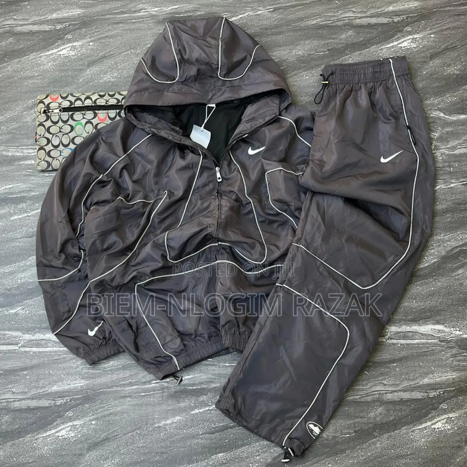 High Quality Zip Hoodie Top N Down Available in Stock