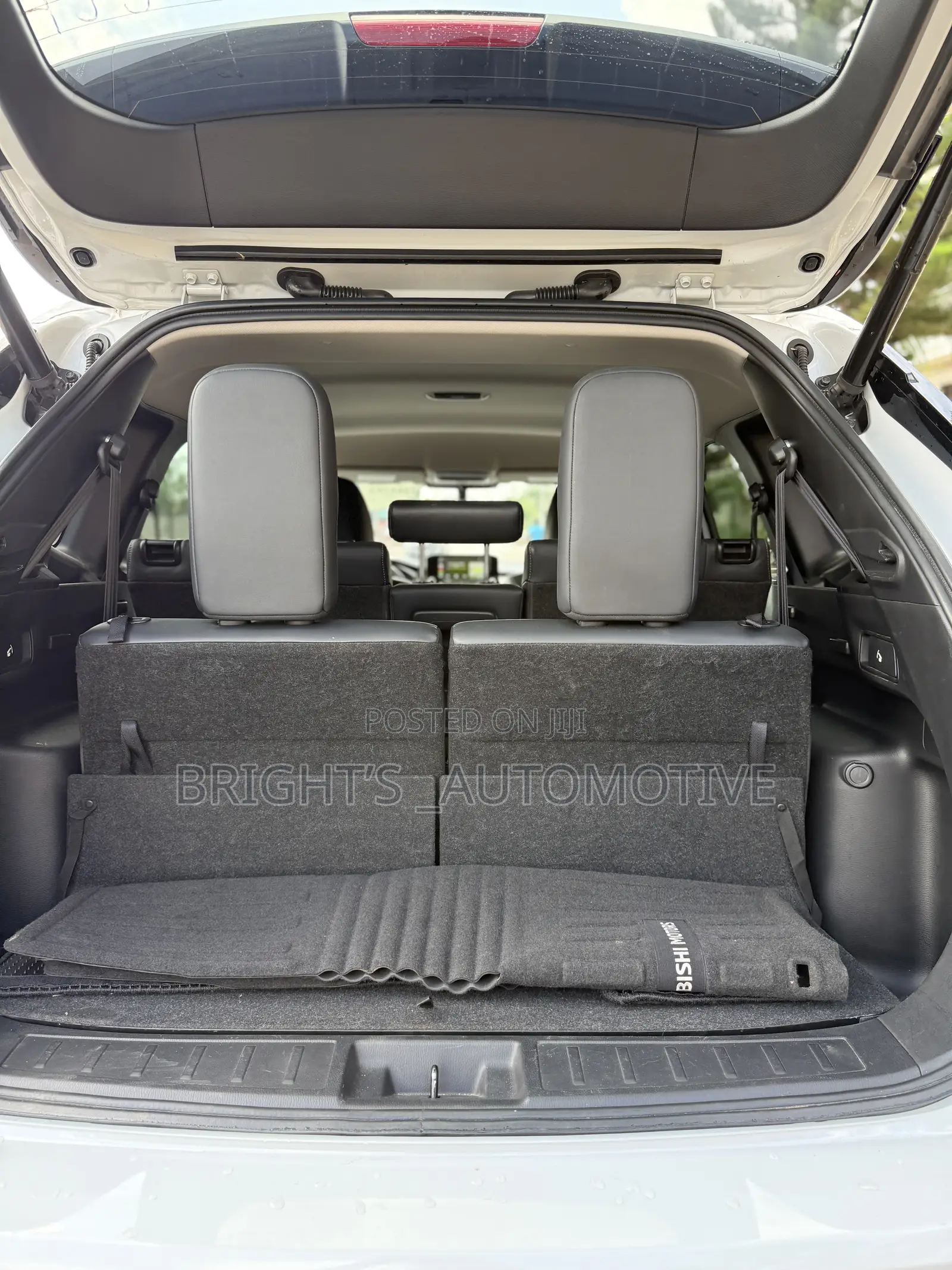 Mitsubishi Outlander SE 2023 White