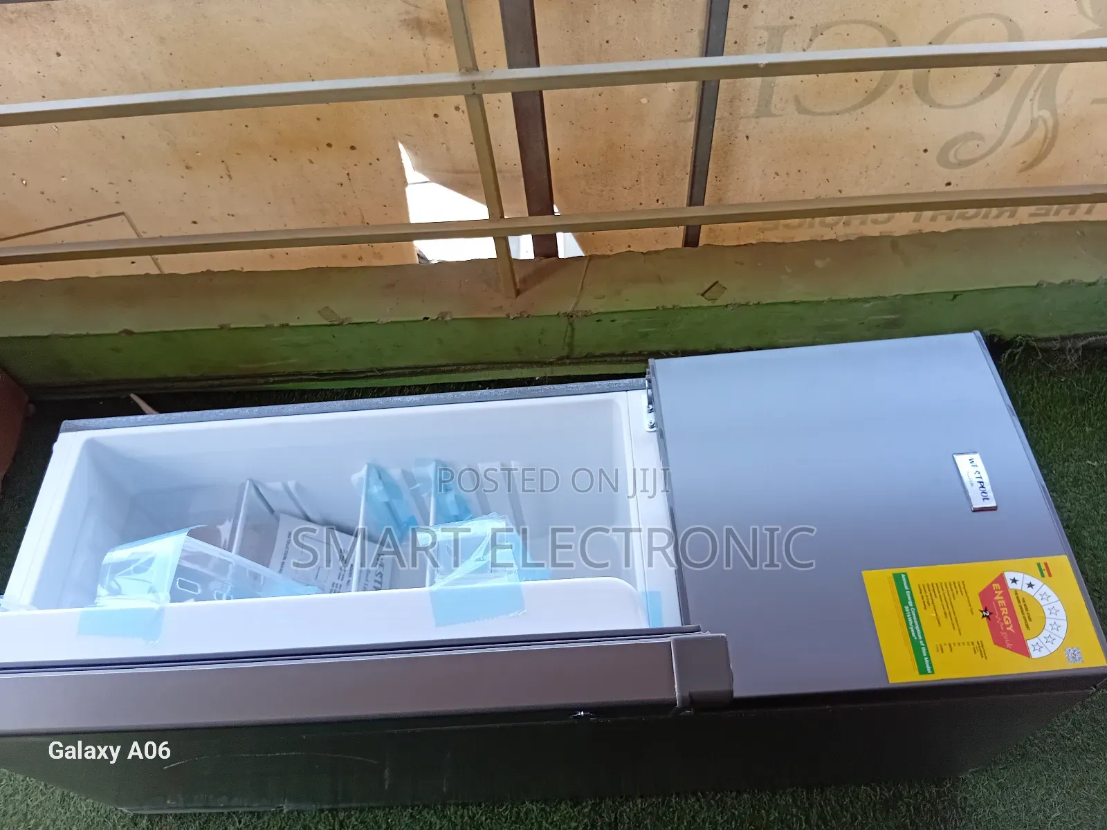 Westpool 136l Energy Saving Refrigerator – Perfect for Home Office