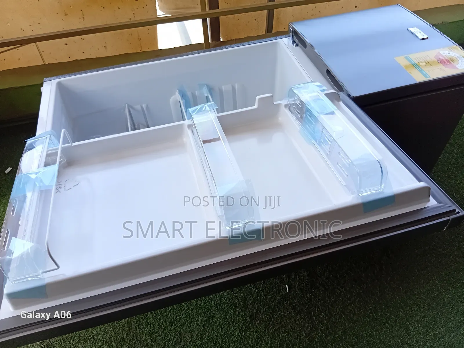 Westpool 136l Mini Refrigerator – Stylish Durable Design