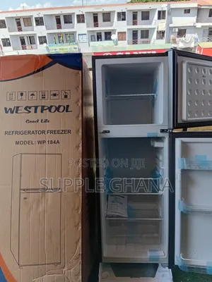 Westpool 136l Mini Fridge Freezer – Frost-Free Stylish Design
