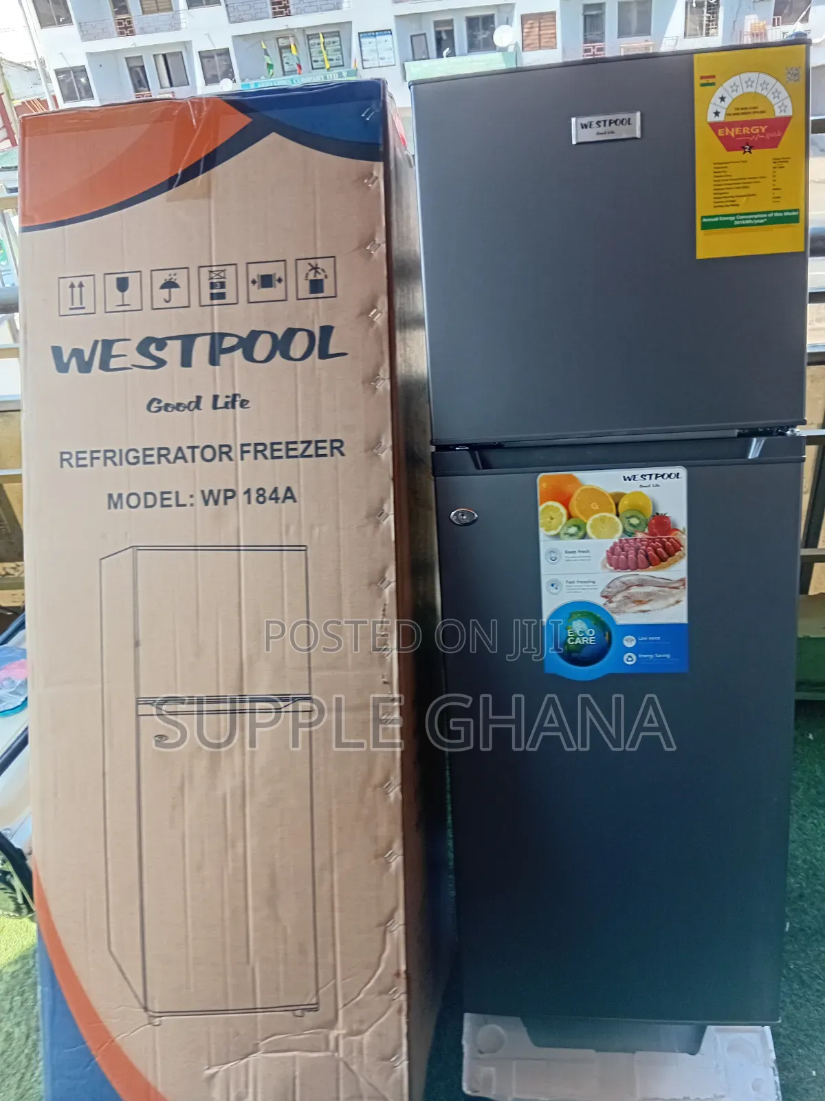 Westpool 136l Energy-Saving Fridge Freezer With Adjustable Shelves