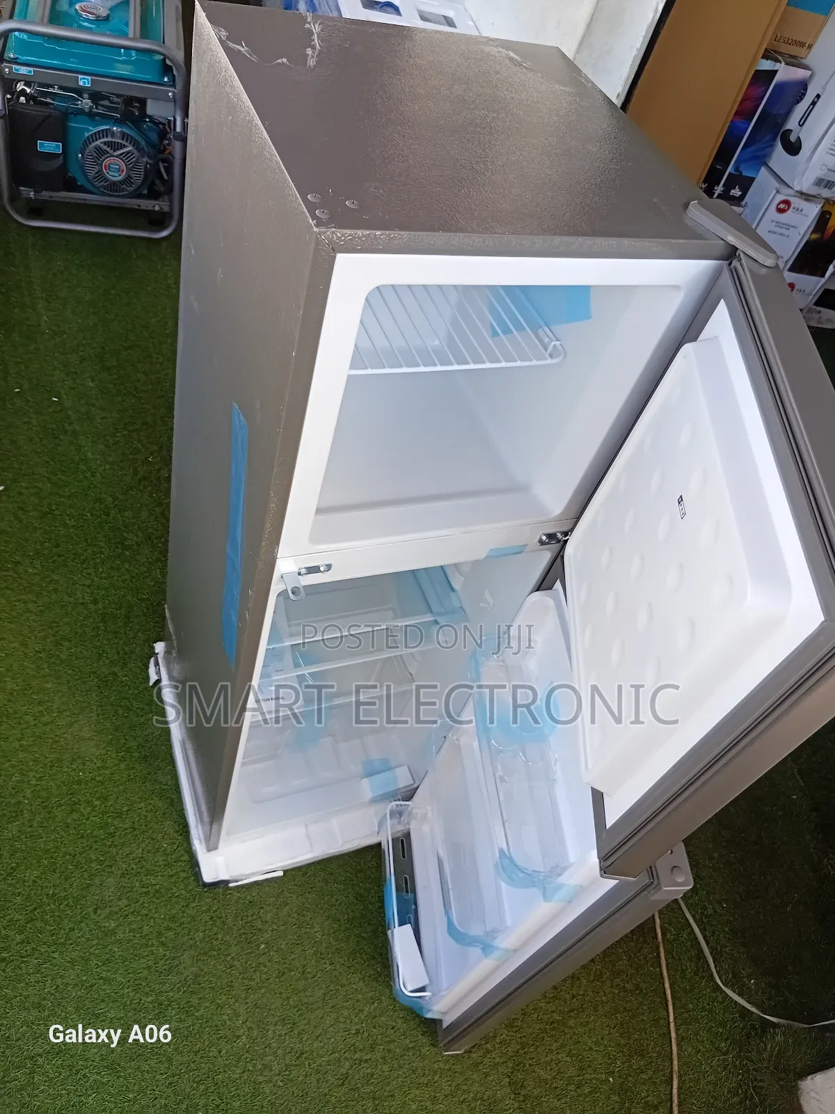 Westpool 136l Refrigerator With Large Vegetable Crisper