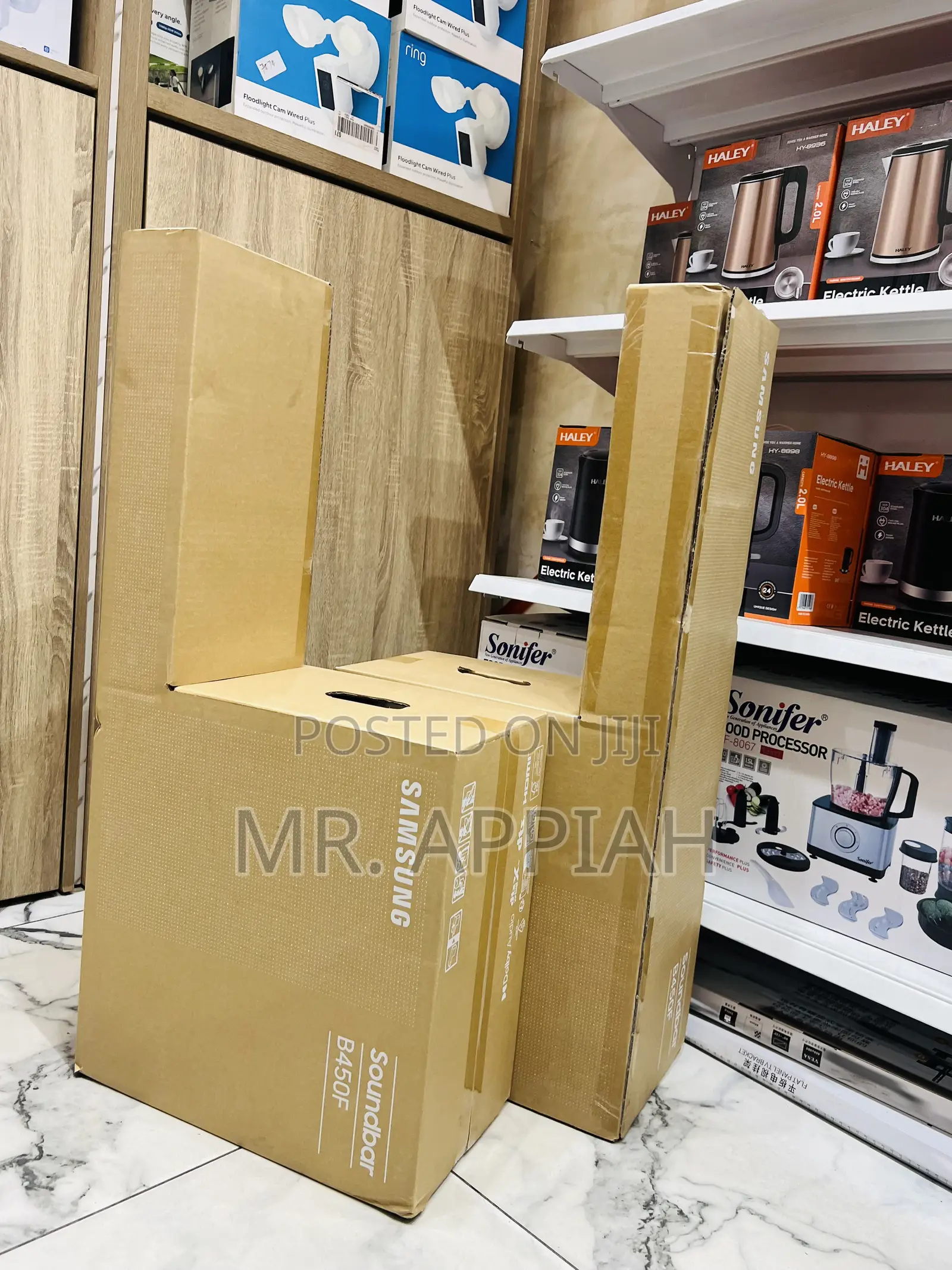 Brand New Samsung B450f 2.1channel 300watt Sound Bar With Subwoofer.