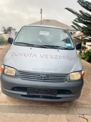 Toyota HiAce 2000 Silver