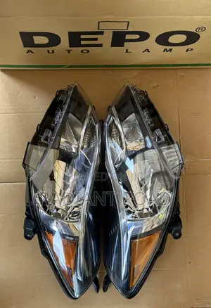 Toyota Yaris 2017 - 2019 Headlight