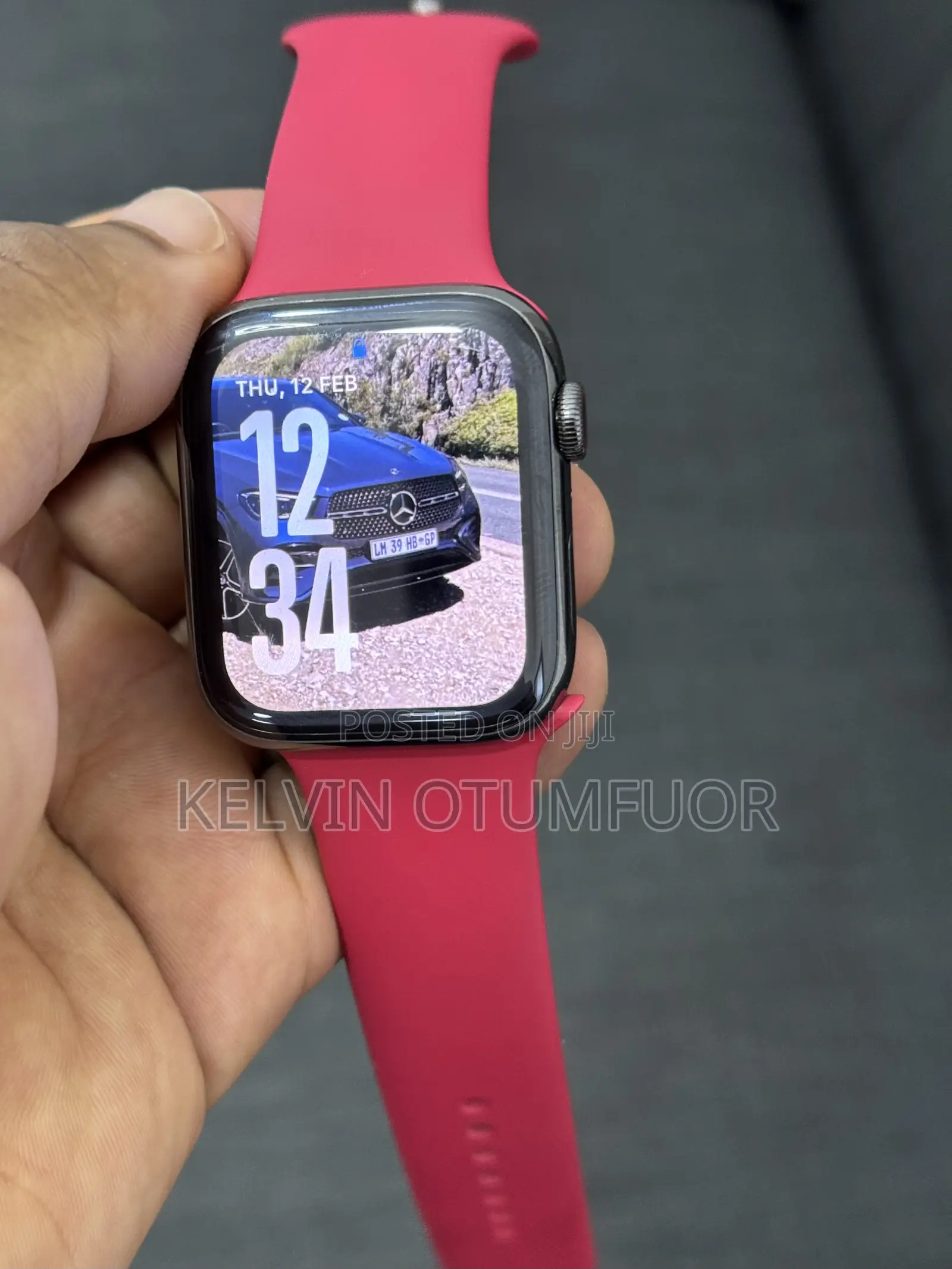 Clean 44mm Series 6 Apple Watch