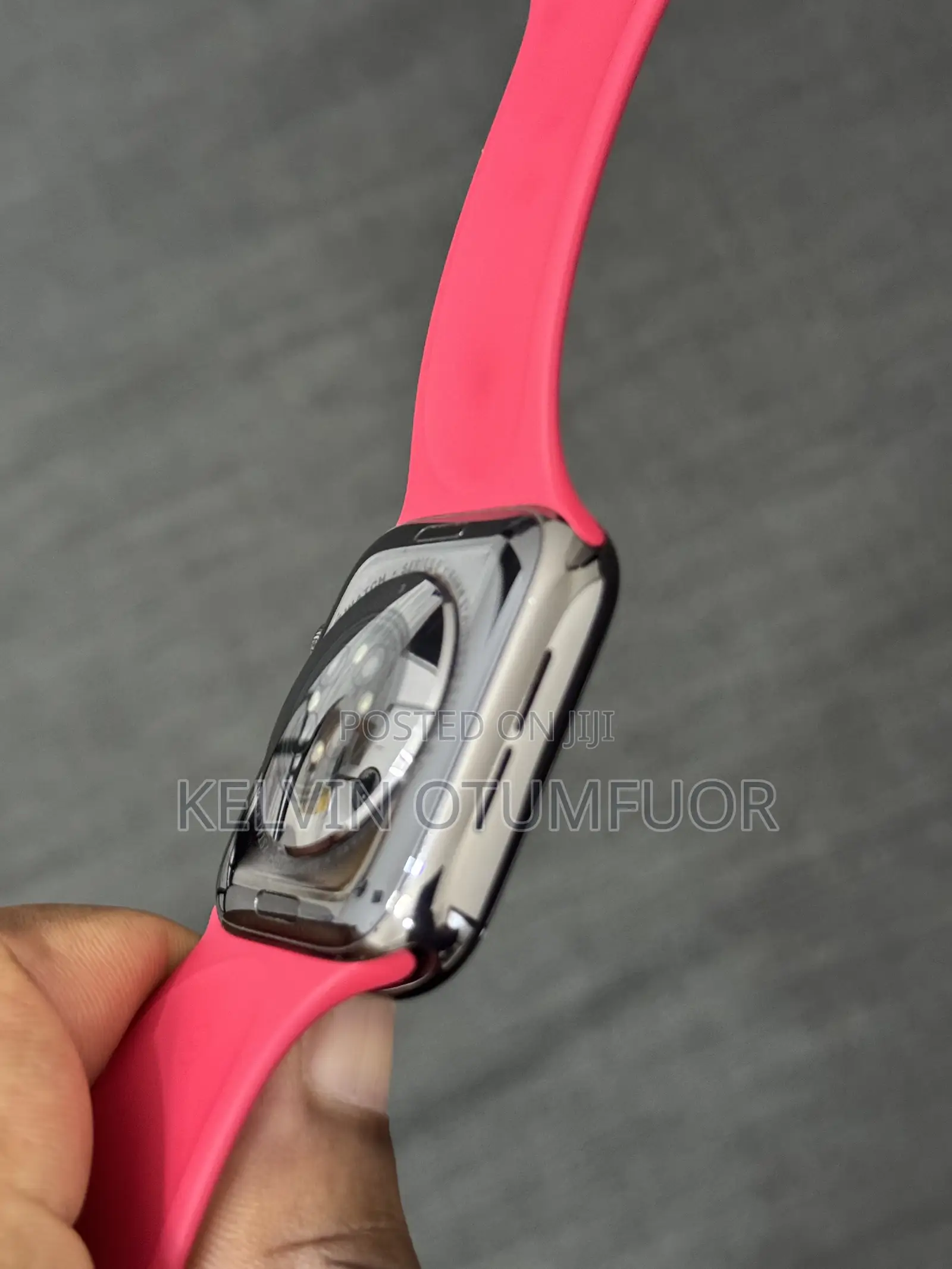 Clean 44mm Series 6 Apple Watch