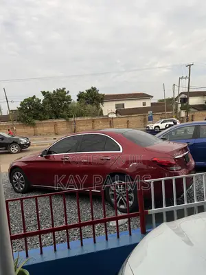 Mercedes-Benz C300 2018 Red