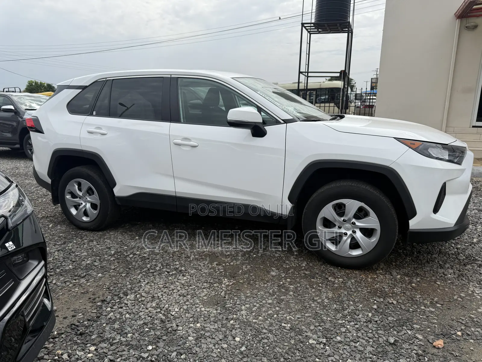 Toyota RAV4 LE AWD 2023 White