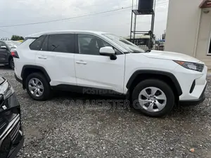 Toyota RAV4 LE AWD 2023 White