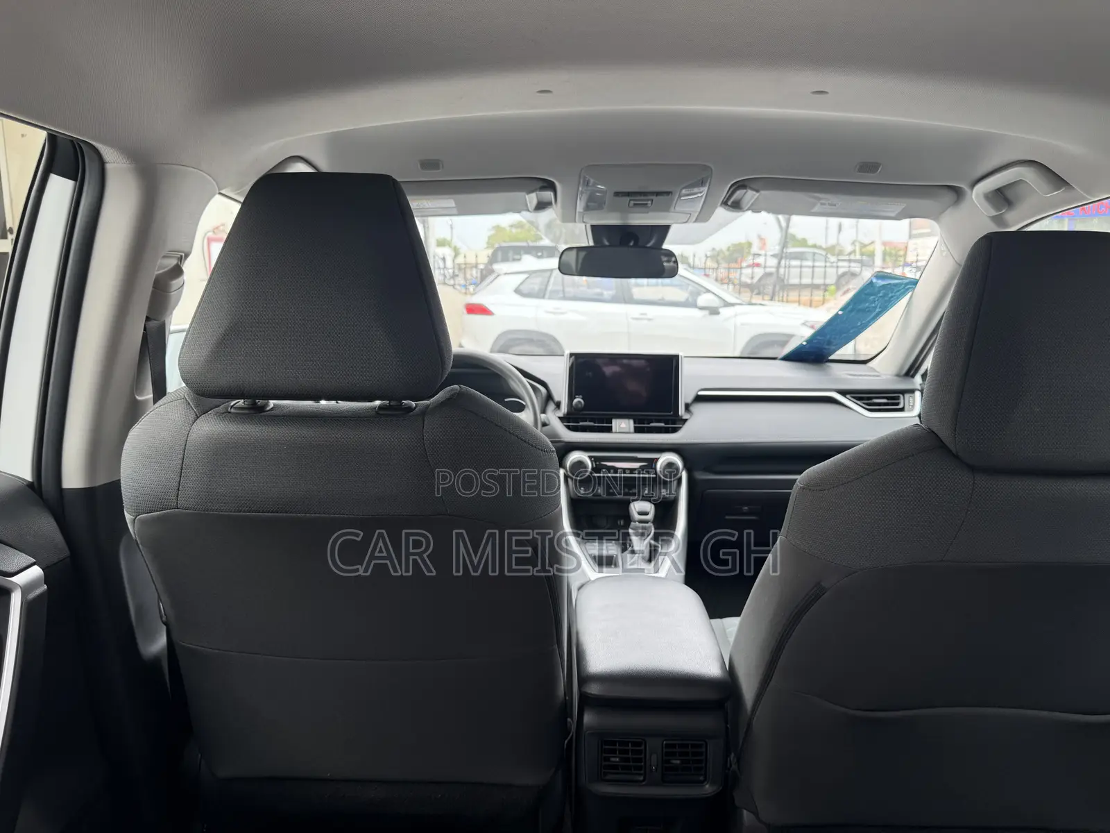 Toyota RAV4 LE AWD 2023 White