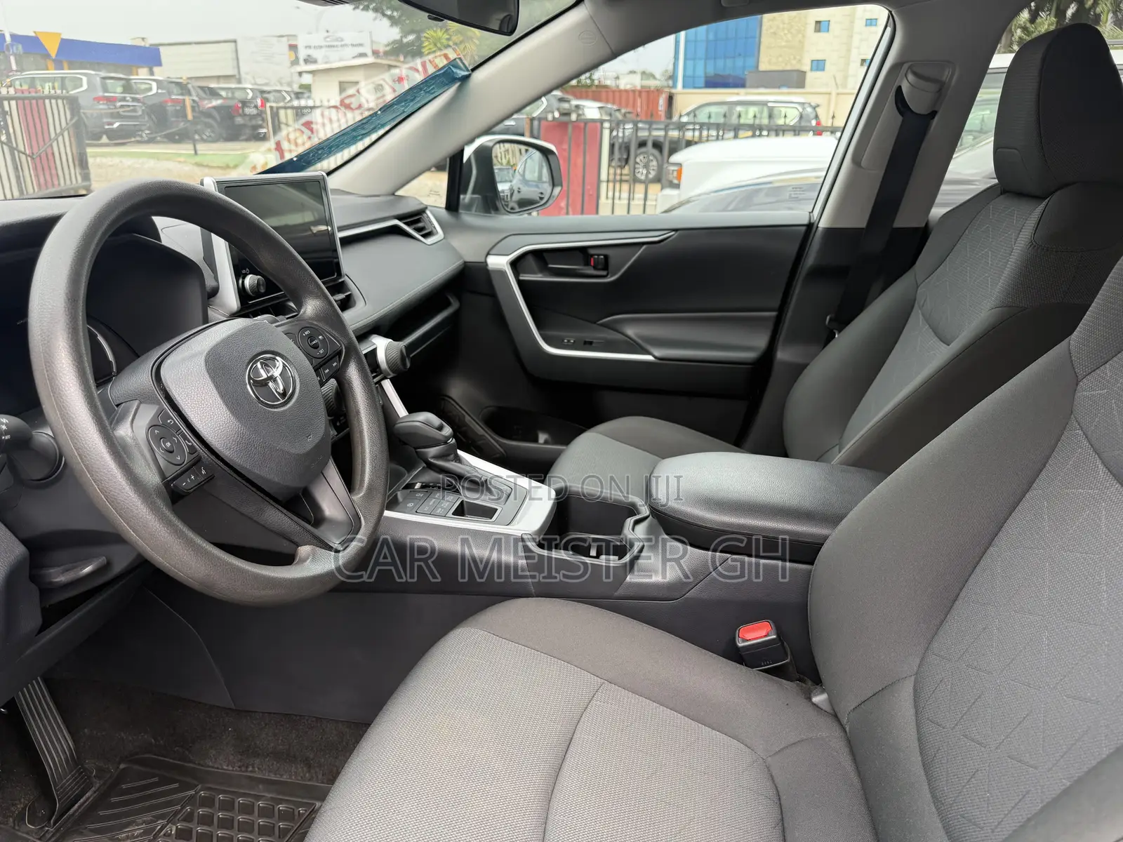 Toyota RAV4 LE AWD 2023 White