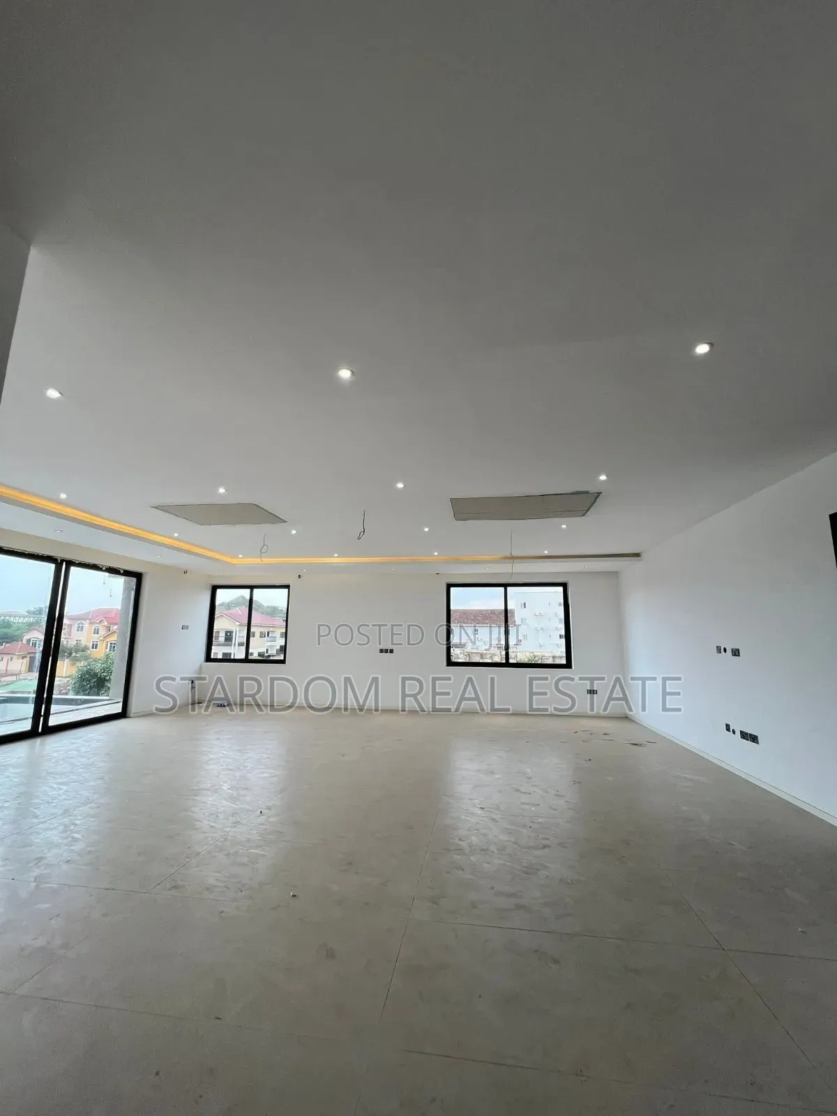 6bdrm Mansion in Adjiringanor, East Legon for sale