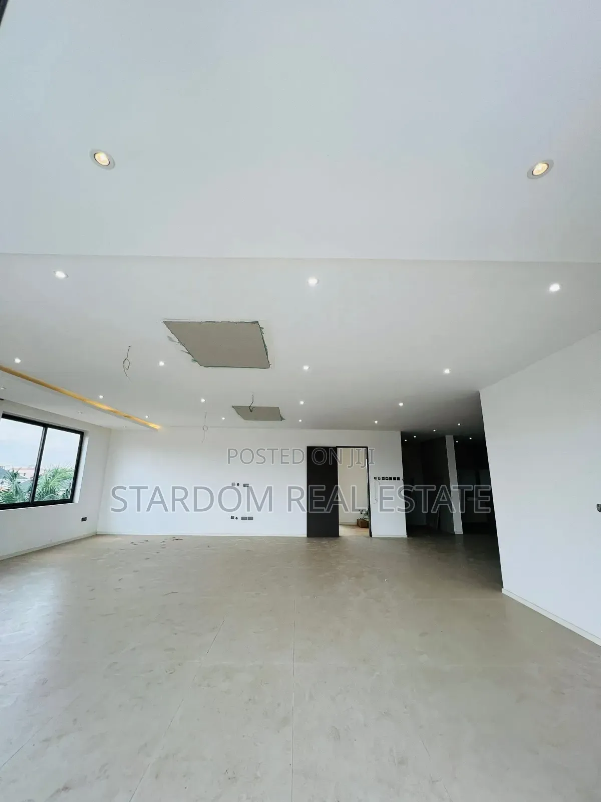 6bdrm Mansion in Adjiringanor, East Legon for sale