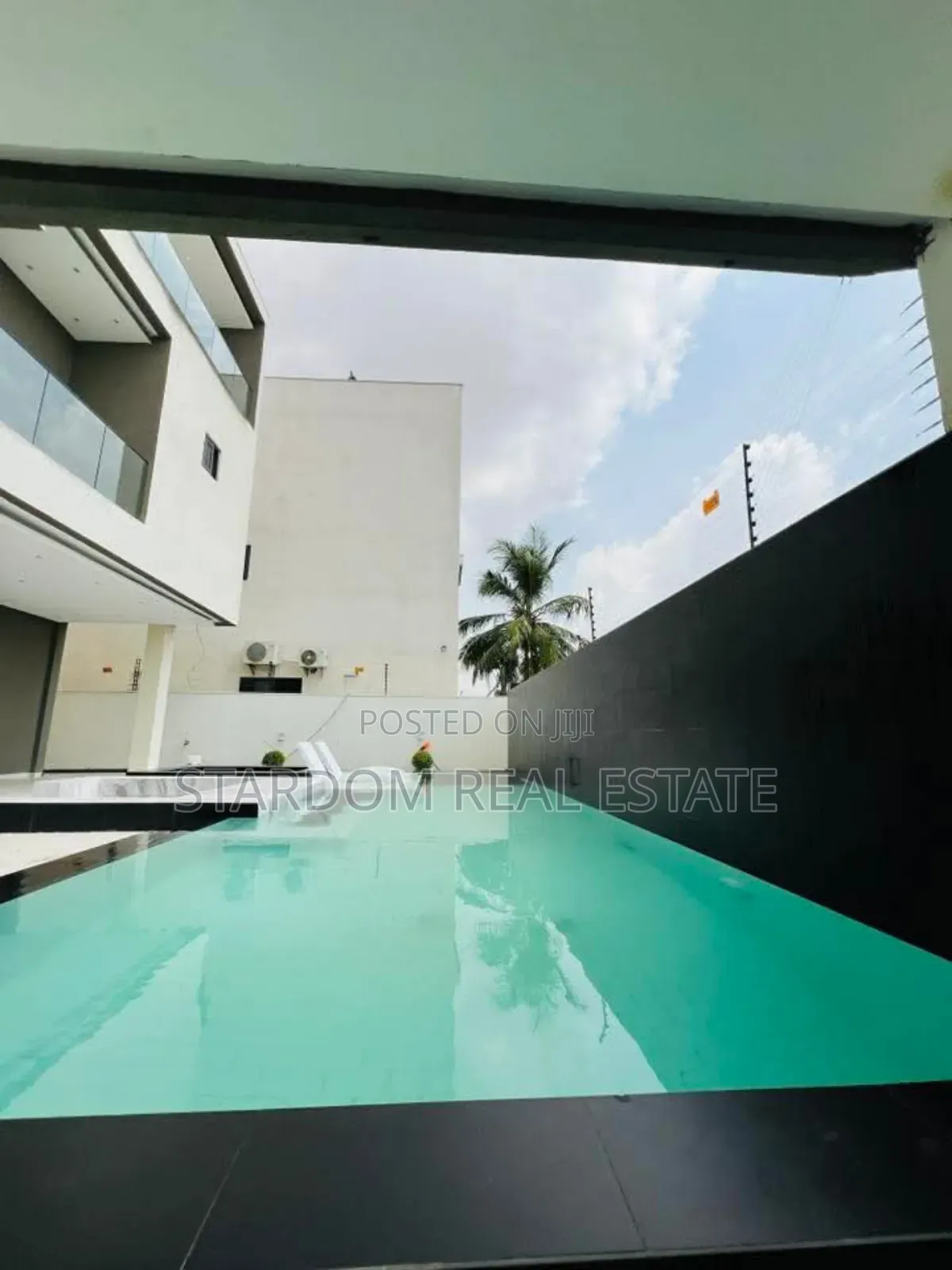 6bdrm Mansion in Adjiringanor, East Legon for sale