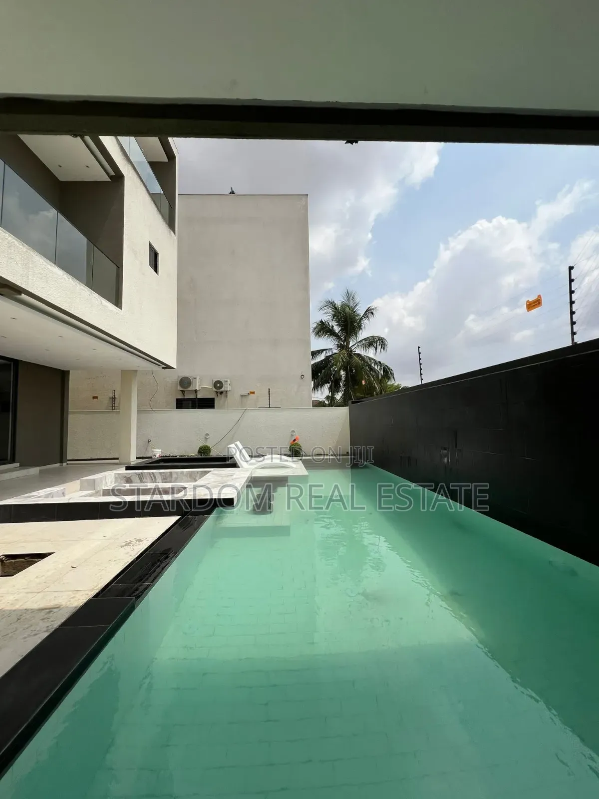6bdrm Mansion in Adjiringanor, East Legon for sale