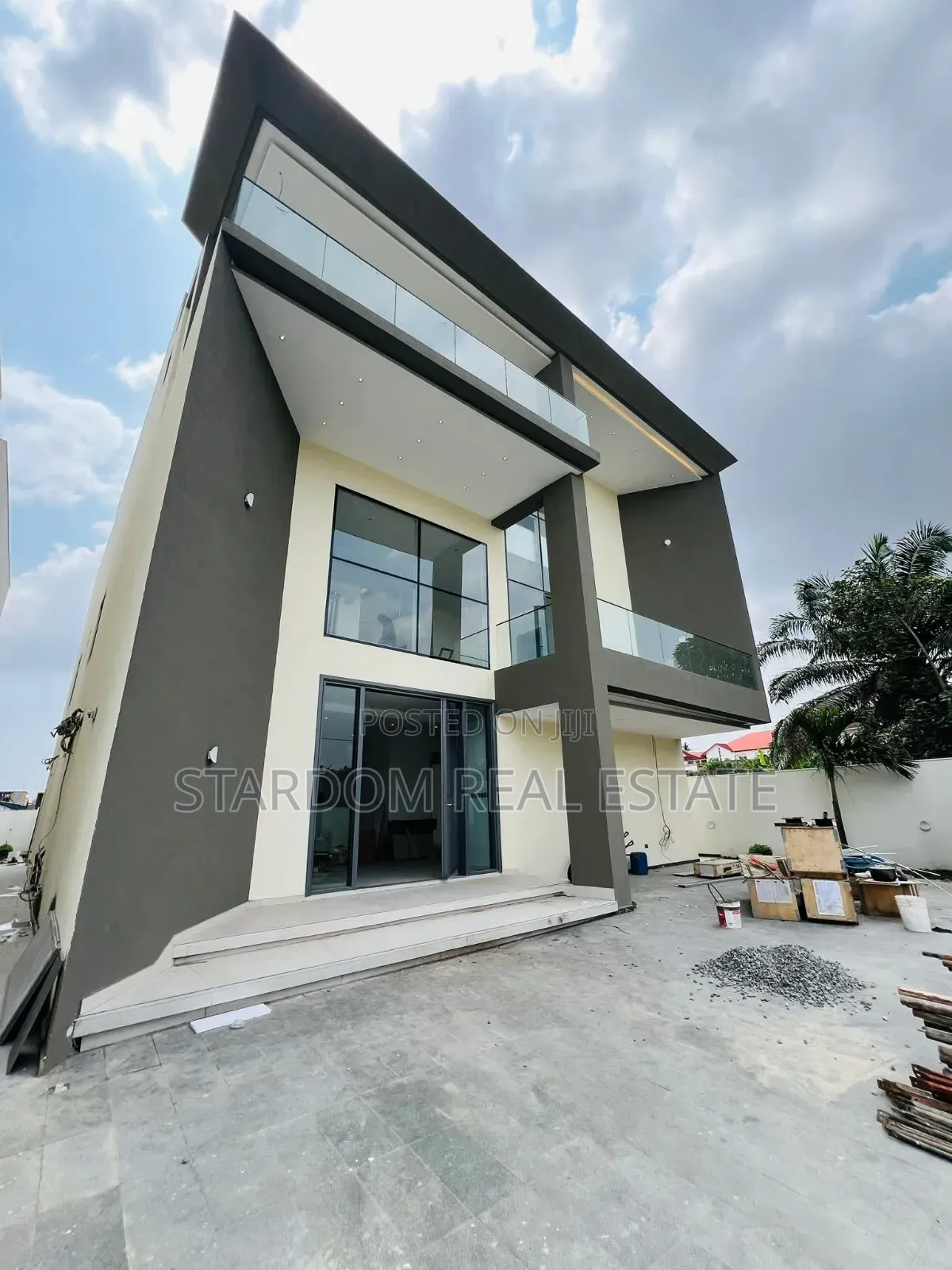 6bdrm Mansion in Adjiringanor, East Legon for sale