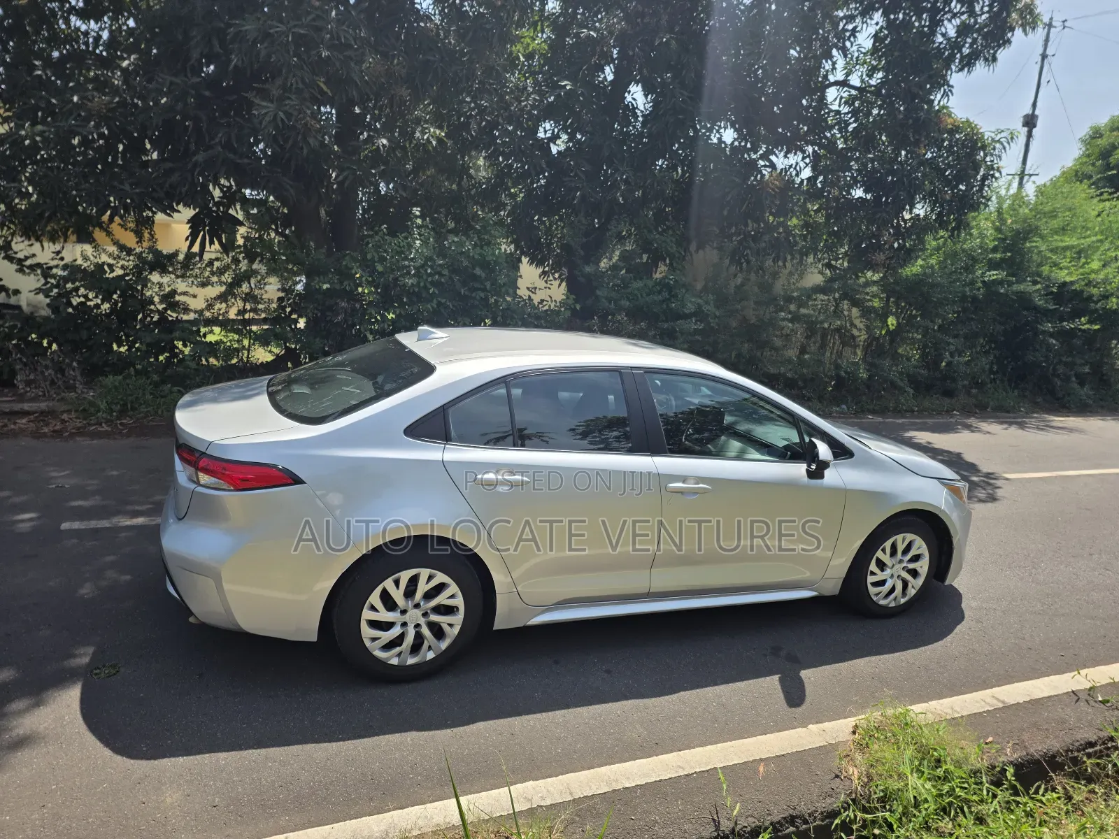 Toyota Corolla LE 2022 Silver
