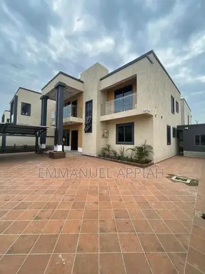 4bdrm House in Haasto Atomic, Haatso for sale