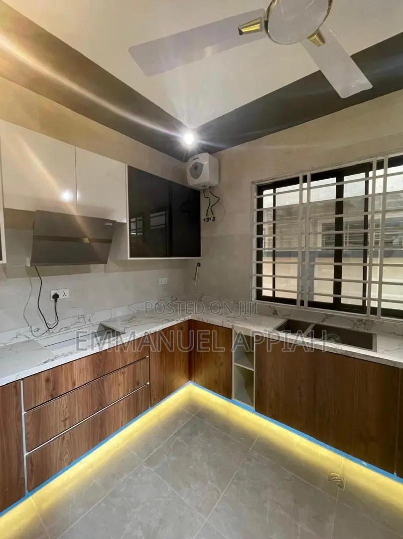 4bdrm House in Haasto Atomic, Haatso for sale