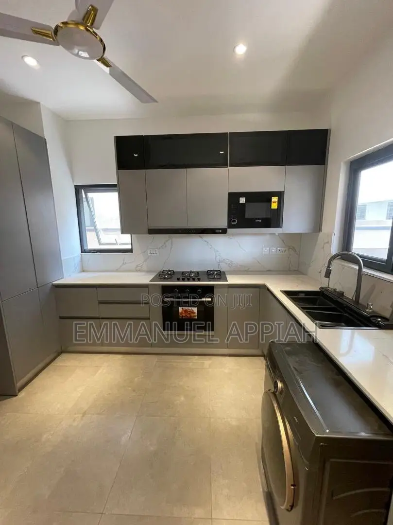 4bdrm House in Patang Village, Accra Metropolitan for sale