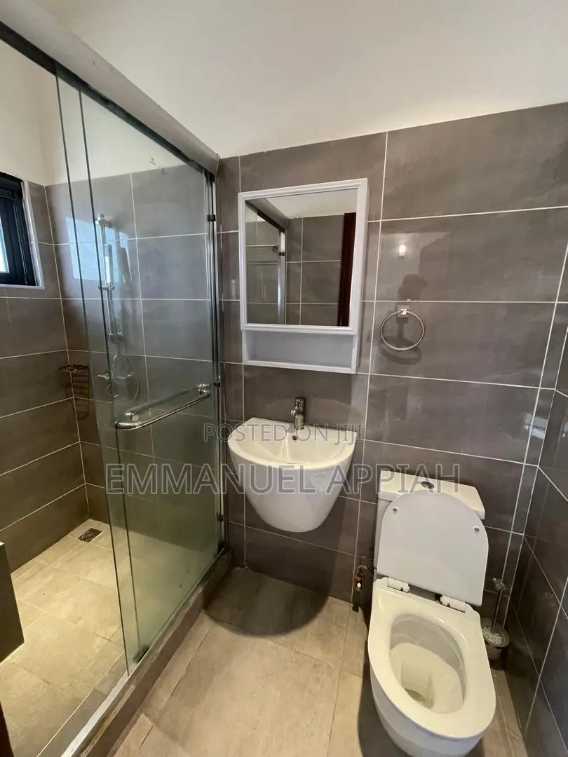 4bdrm House in Patang Village, Accra Metropolitan for sale
