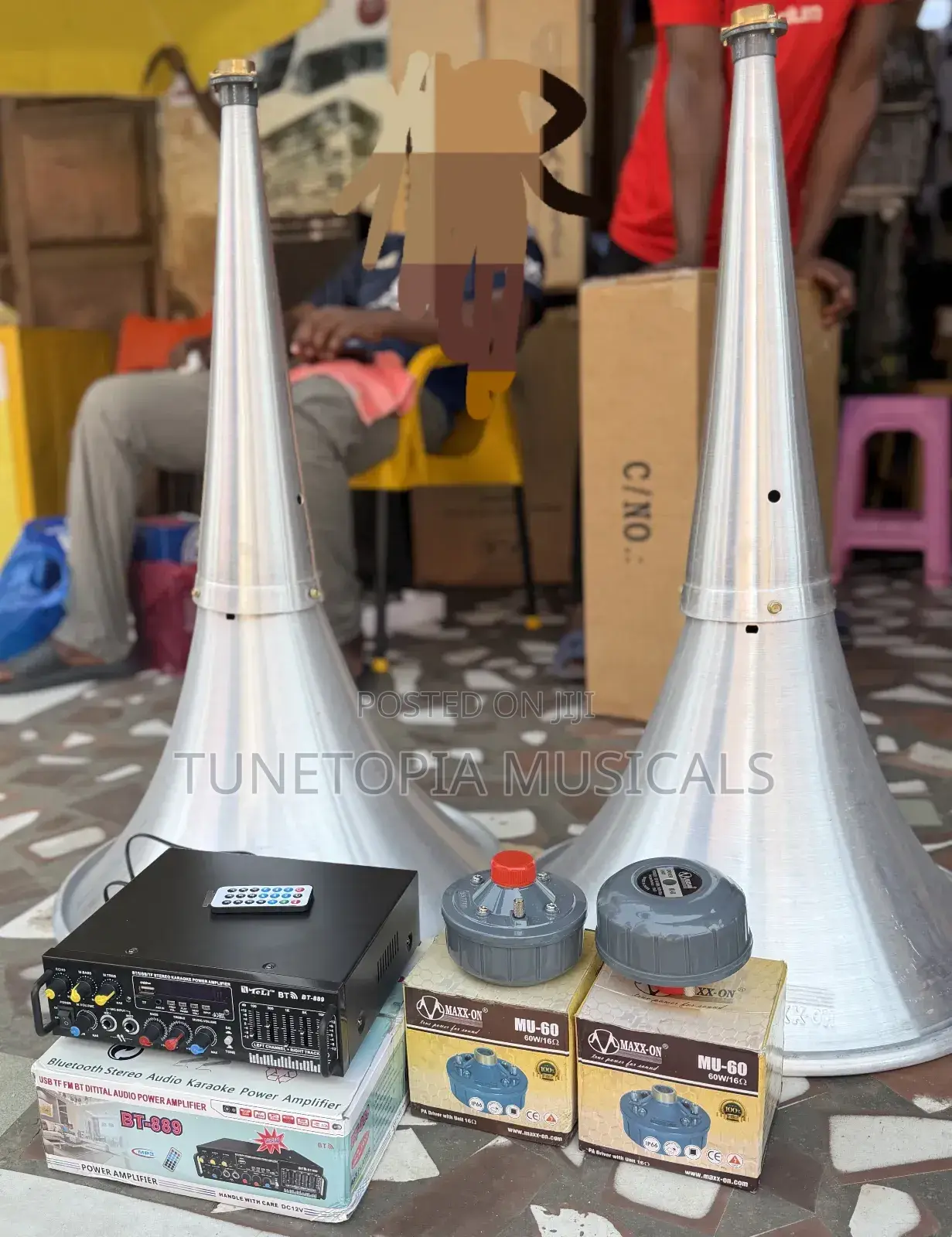 Pair Of Pa Horns With Magnet And Amplifier