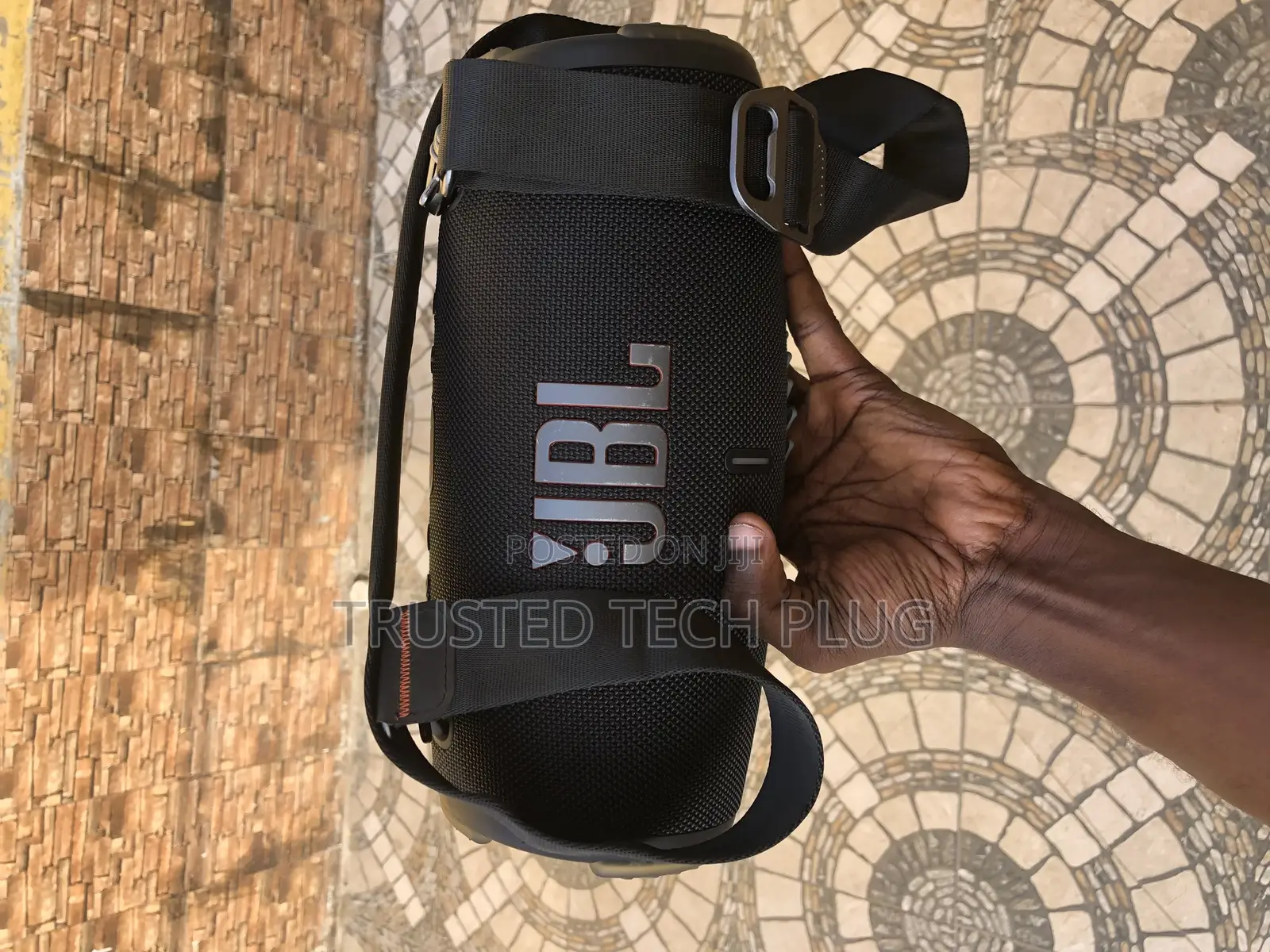 Preowned JBL Extreme 3 Blue Speaker From America for Sale