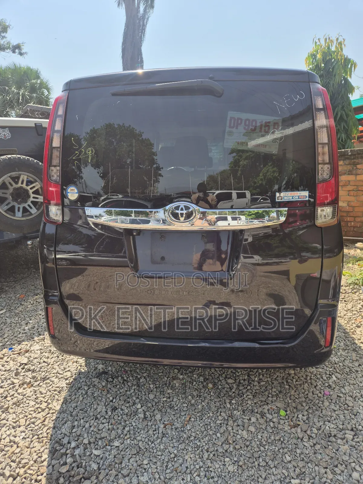 Toyota Noah 2015 Purple