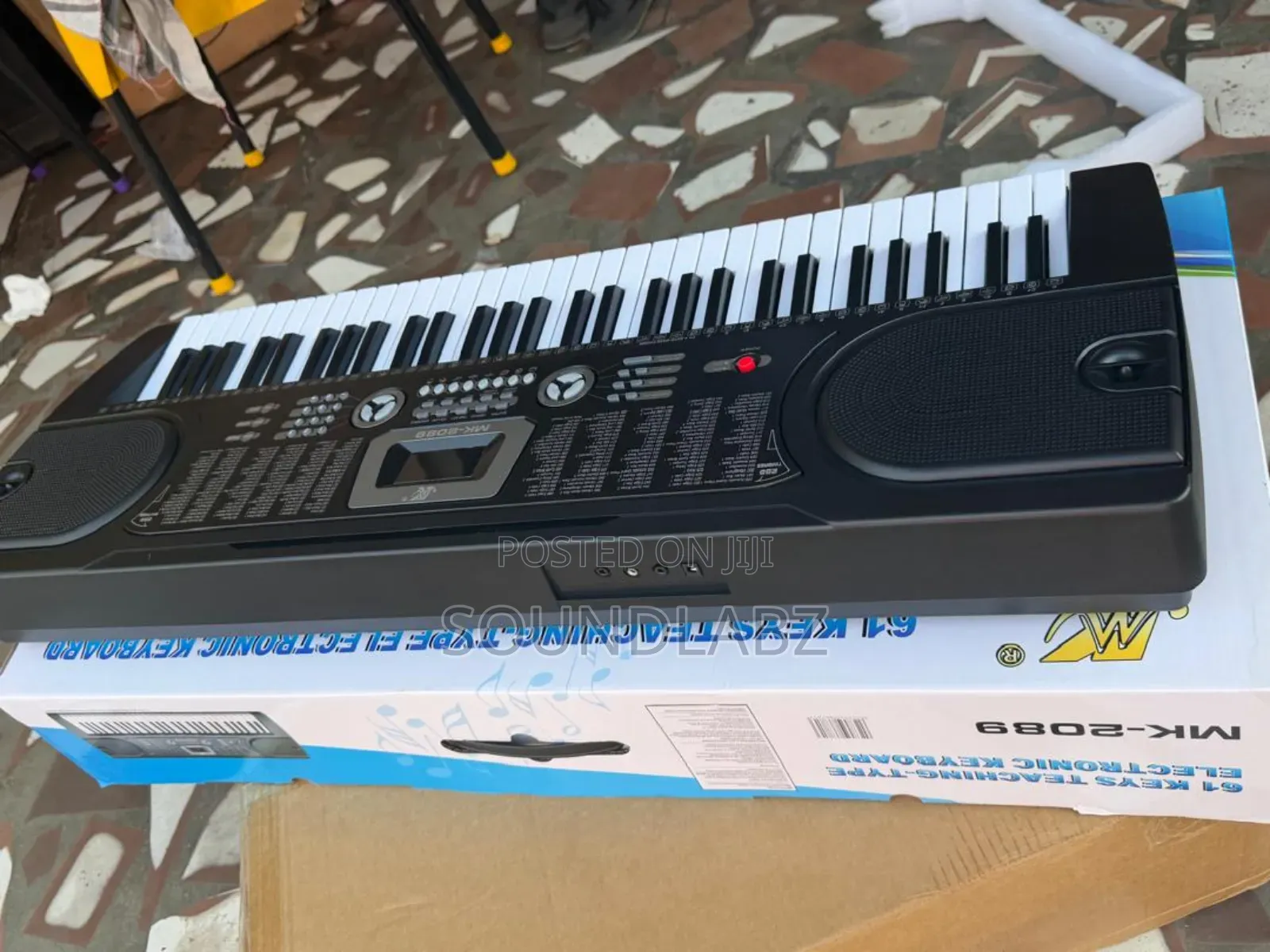 Mk-2089 61-Key Teaching-Type Electronic Keyboard.