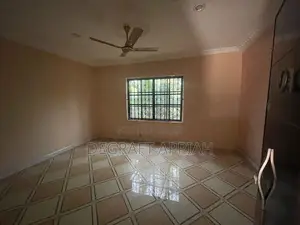 7bdrm House in Kronum Afrancho, Kumasi Metropolitan for sale